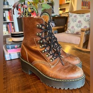 Dr Martens Leonna brown